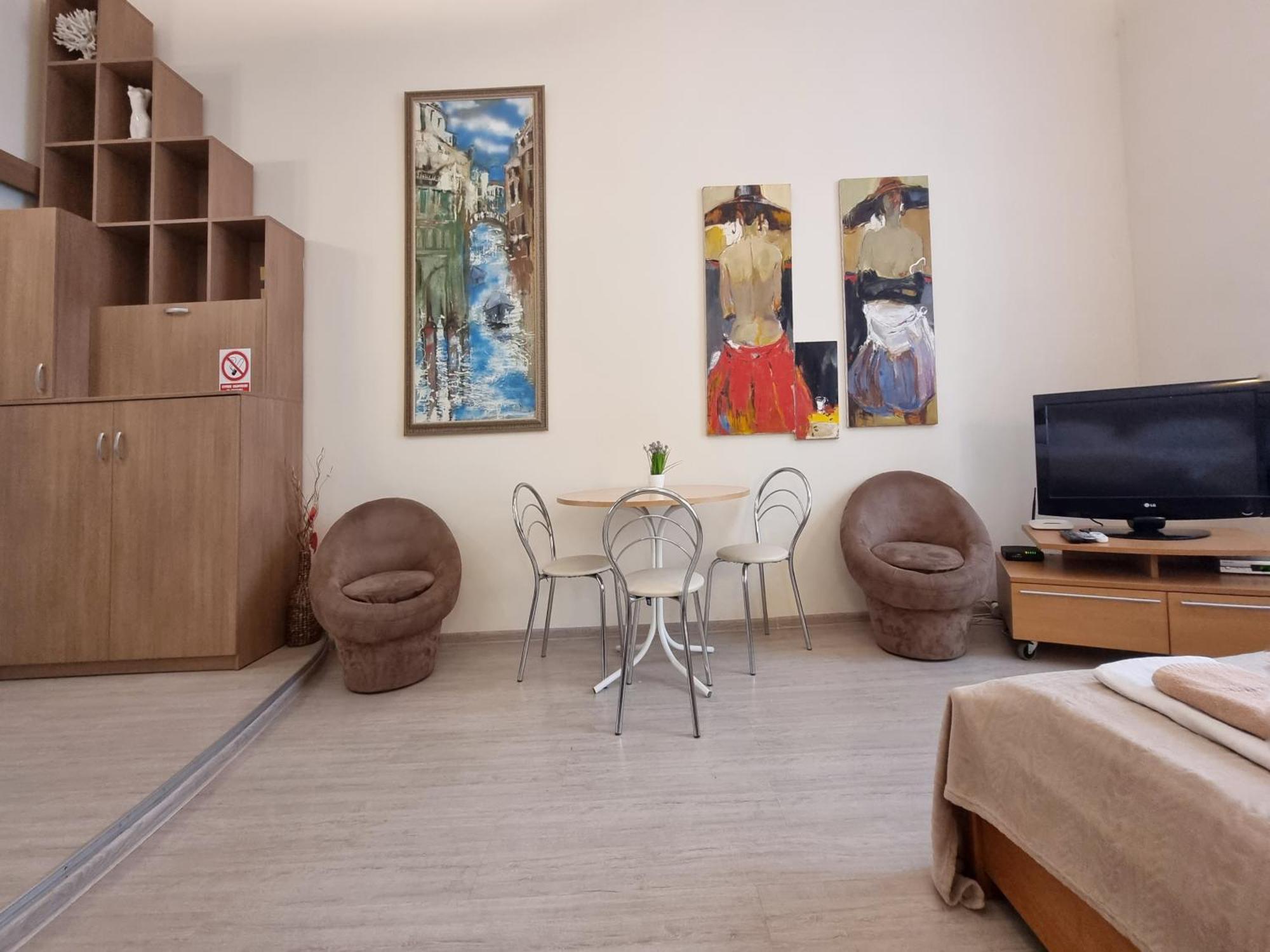 Home-hotel On Maidan Nezalezhnosti Square * Kiev